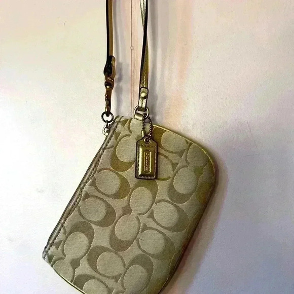 Coach F62313 Daisy Applique Floral EW Multi Pouch Case Wristlet KHAKI Multi GOLD - Picture 2 of 4